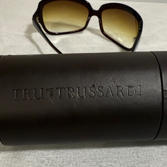 Trussardi Women's Gradient Sunglasses - Picture 6 of 6